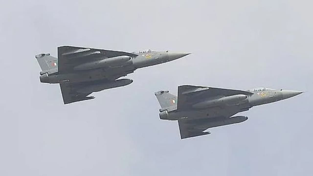 Defence expo 2022: 2035க்குள் மிக் 29, மிராஜ், ஜாக்குவார் போர் விமானங்களுக்கு ஓய்வு: எம்கே2 இலகு ரகம் சேர்ப்பு