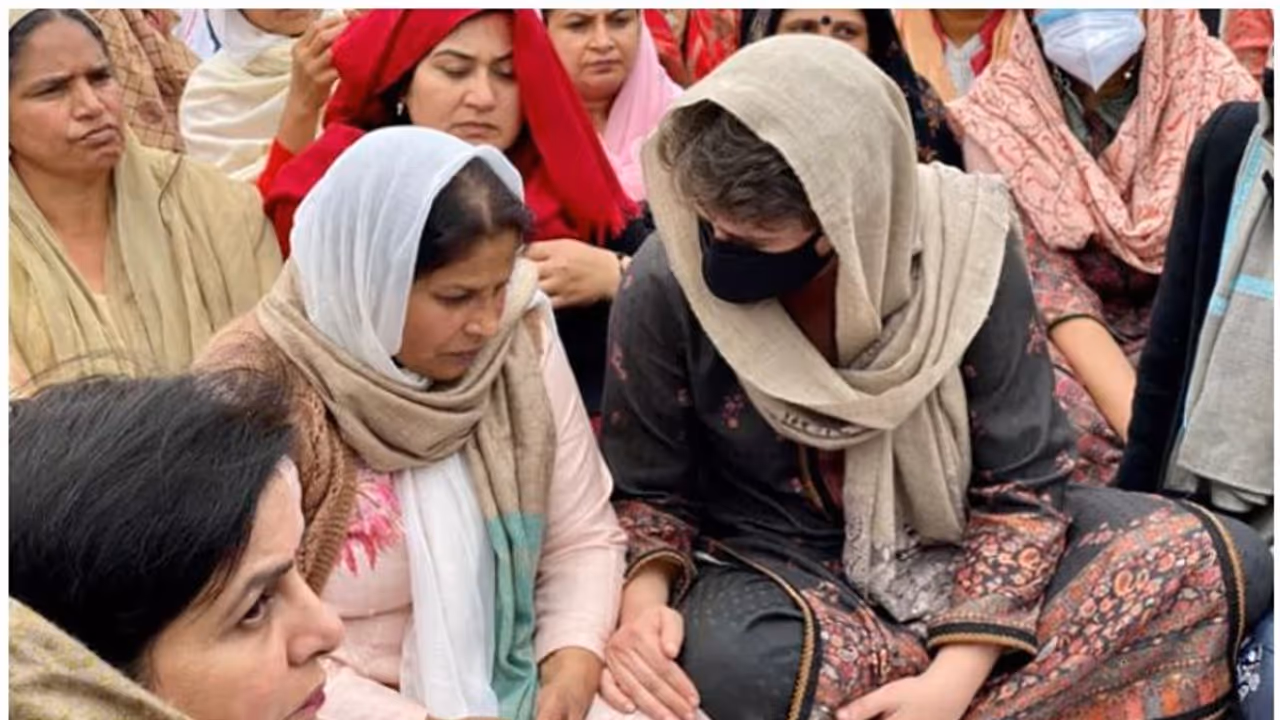 'രാജ്യം നിങ്ങളുടെ കൂടെയുണ്ട്'; സമരത്തിനിടെ മരിച്ച കര്‍ഷകന്റെ വീട് സന്ദര്‍ശിച്ച് പ്രിയങ്കാ ഗാന്ധി