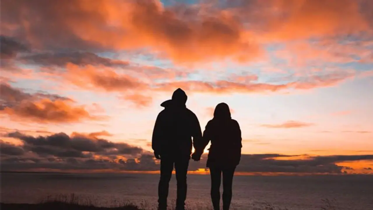 అడవిలోకి తీసికెళ్లి ప్రేయసిని చంపేసిన ప్రియుడు: కారణం ఇదీ... అడవిలోకి తీసికెళ్లి ప్రేయసిని చంపేసిన ప్రియుడు: కారణం ఇదీ...