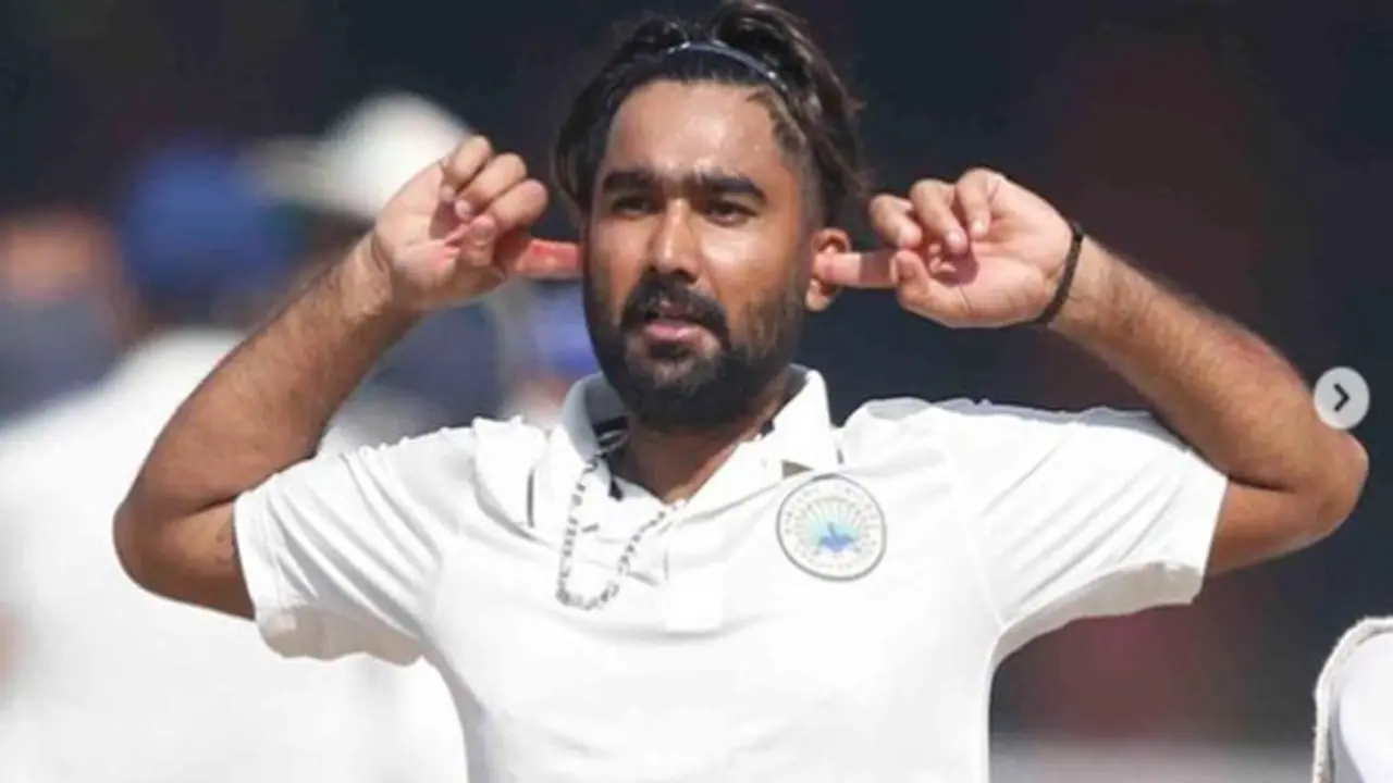 IPL 2021: Parag Tewatia indulge in selfie celebration during KKR clash, meme festival breaks out IPL 2021: Parag Tewatia indulge in selfie celebration during KKR clash, meme festival breaks out