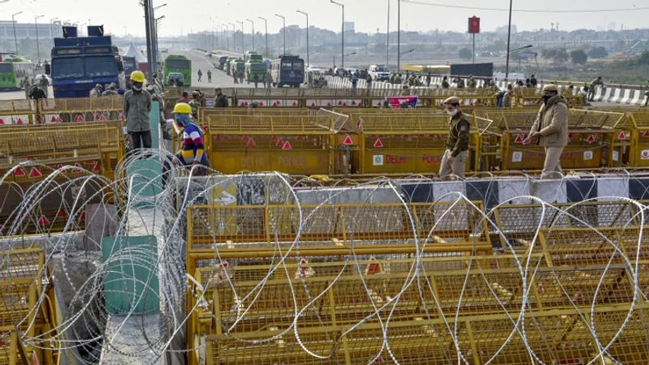 কুলার থেকে সিলিং ফ্যান, গ্রীষ্মেও আন্দোলন চালিয়ে যেতে প্রস্তুত আন্দোলনকারী কৃষকরা কুলার থেকে সিলিং ফ্যান, গ্রীষ্মেও আন্দোলন চালিয়ে যেতে প্রস্তুত আন্দোলনকারী কৃষকরা