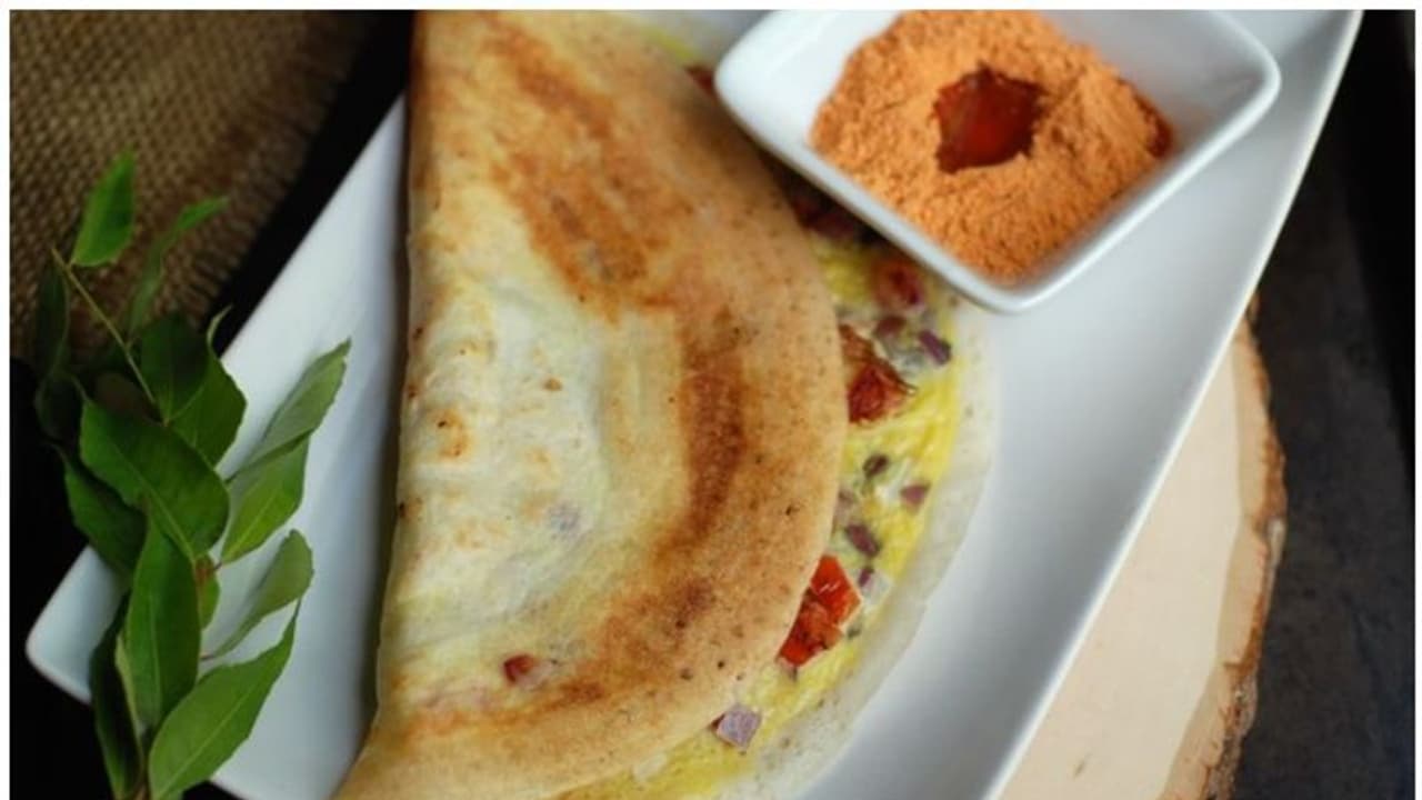 দক্ষিণী পদ মানেই ডায়েটে হিট, তাই বলে নিরামিশ, এবার স্ন্যাক্সে বানিয়ে ফেলুন এগ ধোসা দক্ষিণী পদ মানেই ডায়েটে হিট, তাই বলে নিরামিশ, এবার স্ন্যাক্সে বানিয়ে ফেলুন এগ ধোসা