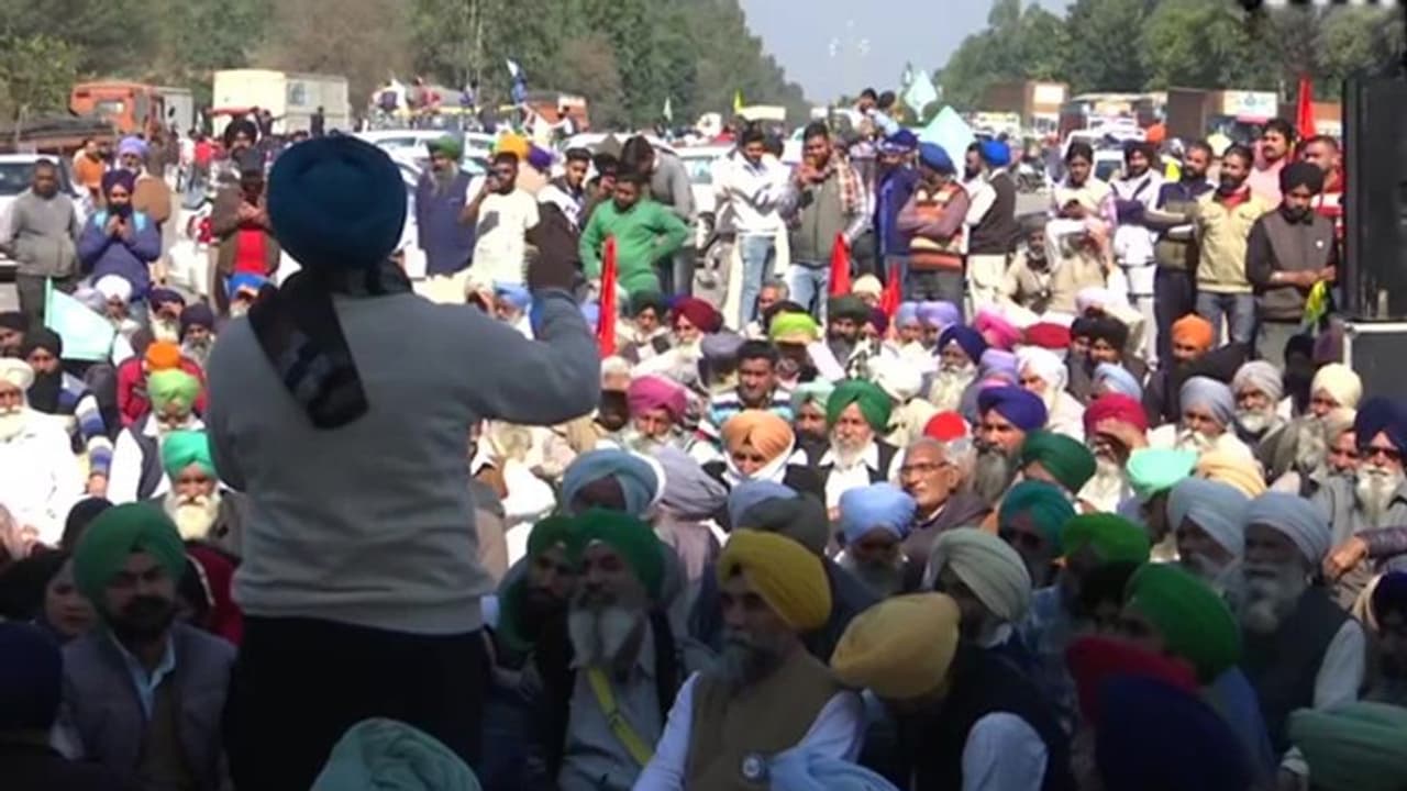 సాగు చట్టాలు: దేశవ్యాప్తంగా కొనసాగుతున్న చక్కా జామ్, ఢిల్లీలో హై అలర్ట్