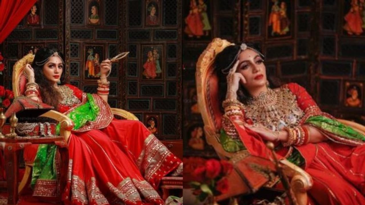 'റാണി' ലുക്കില് ആര്യ; ആറ്റിറ്റ്യൂഡ് ചിത്രമെന്ന് ആരാധകര് 'റാണി' ലുക്കില് ആര്യ; ആറ്റിറ്റ്യൂഡ് ചിത്രമെന്ന് ആരാധകര്