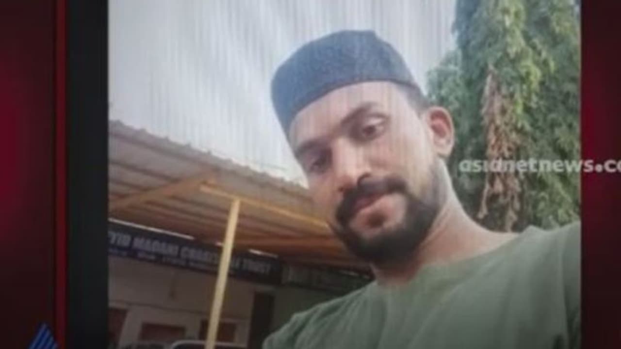 മന്ത്രവാദി ചമഞ്ഞ് തട്ടിപ്പ്, യുവതിയെ പീഡിപ്പിച്ചു; മലപ്പുറം സ്വദേശി പിടിയില്, കൈയ്യില് 14 സിം കാര്ഡ് മന്ത്രവാദി ചമഞ്ഞ് തട്ടിപ്പ്, യുവതിയെ പീഡിപ്പിച്ചു; മലപ്പുറം സ്വദേശി പിടിയില്, കൈയ്യില് 14 സിം കാര്ഡ്