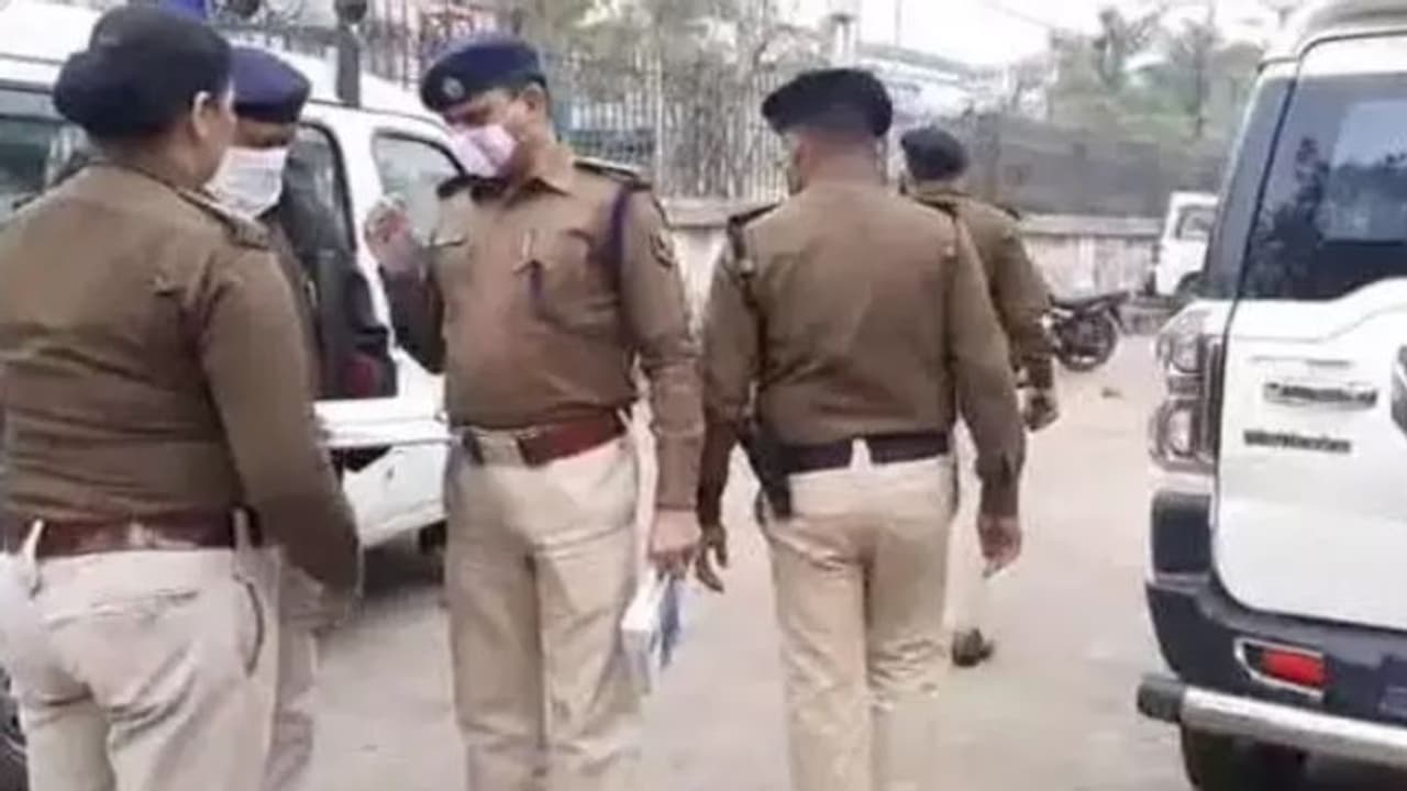 ಹಥ್ರಾಸ್: ಐವರು PFI ಪದಾಧಿಕಾರಿಗಳ ವಿರುದ್ಧ ಕಾನೂನು ಕ್ರಮ ಜರುಗಿಸಿದ ED! ಹಥ್ರಾಸ್: ಐವರು PFI ಪದಾಧಿಕಾರಿಗಳ ವಿರುದ್ಧ ಕಾನೂನು ಕ್ರಮ ಜರುಗಿಸಿದ ED!