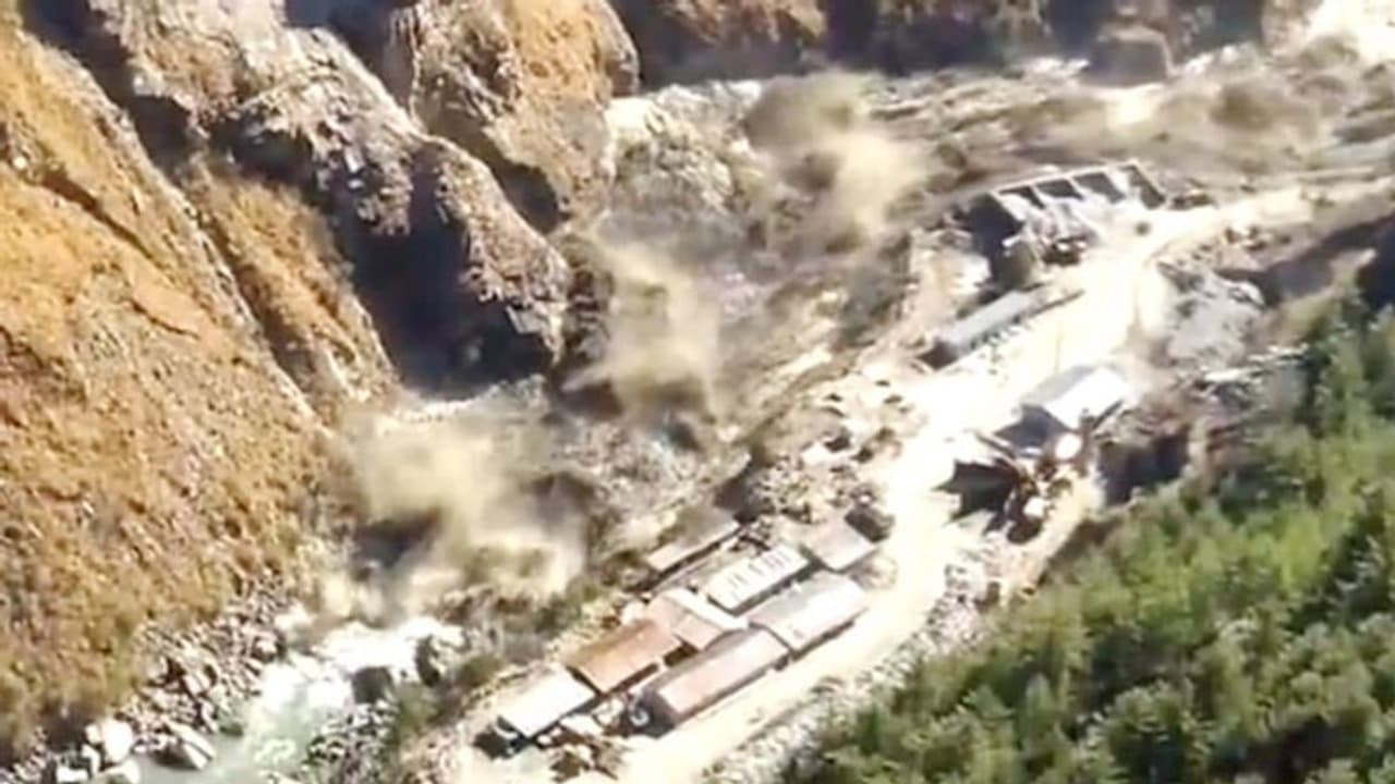 ഉത്തരാഖണ്ഡ് ദുരന്തത്തിന് കാരണം ഗ്ലോഫ് ആകാമെന്ന് പ്രാഥമിക നിഗമനം; മരണം 19 ആയി ഉത്തരാഖണ്ഡ് ദുരന്തത്തിന് കാരണം ഗ്ലോഫ് ആകാമെന്ന് പ്രാഥമിക നിഗമനം; മരണം 19 ആയി