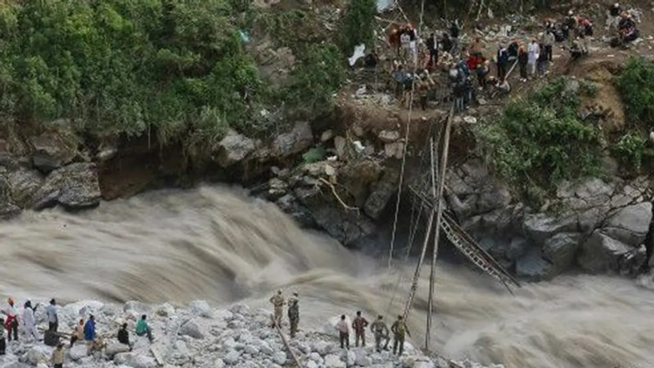 Uttarakhand flash flood: 10 bodies recovered; ITBP rescues all 16 people trapped in tunnel near Tapovan Uttarakhand flash flood: 10 bodies recovered; ITBP rescues all 16 people trapped in tunnel near Tapovan