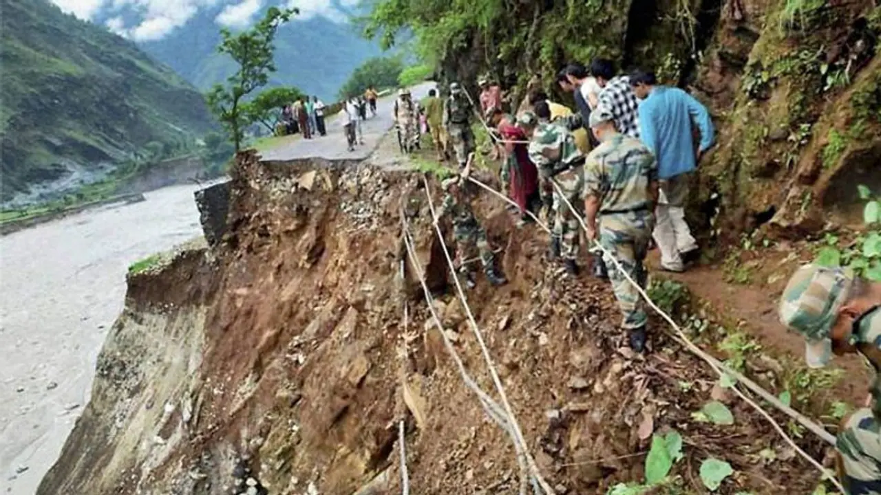 Uttarakhand flash flood: Armed forces and CAPF pressed in for search and rescue operations Uttarakhand flash flood: Armed forces and CAPF pressed in for search and rescue operations