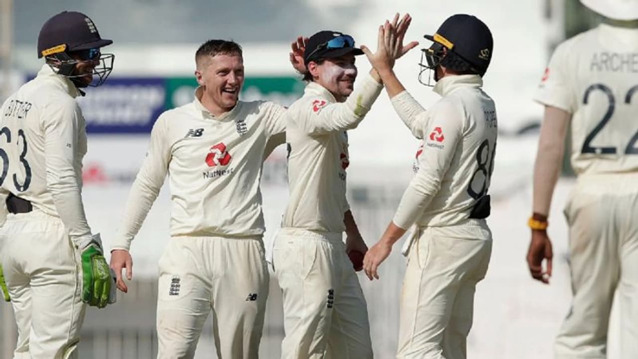 ICC Ranking की गलती से कुछ घंटों के लिए टीम इंडिया नंबर वन, अब ऑस्ट्रेलिया से बादशाहत छीनने का मौका ICC Ranking की गलती से कुछ घंटों के लिए टीम इंडिया नंबर वन, अब ऑस्ट्रेलिया से बादशाहत छीनने का मौका