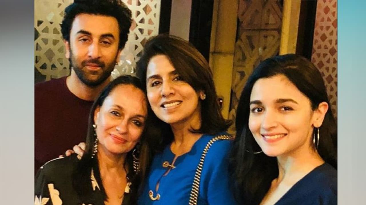 মা সোনির মিষ্টি কবিতা, হবু শাশুড়ি মায়ের আদুরে শুভেচ্ছা, জন্মদিনে আর কী কী পেলেন আলিয়া মা সোনির মিষ্টি কবিতা, হবু শাশুড়ি মায়ের আদুরে শুভেচ্ছা, জন্মদিনে আর কী কী পেলেন আলিয়া