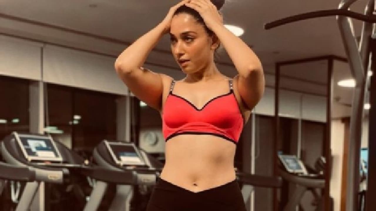 കൊവിഡിന് ശേഷം വര്ക്കൗട്ട് ചിത്രങ്ങളുമായി സജീവമായി തമന്ന കൊവിഡിന് ശേഷം വര്ക്കൗട്ട് ചിത്രങ്ങളുമായി സജീവമായി തമന്ന