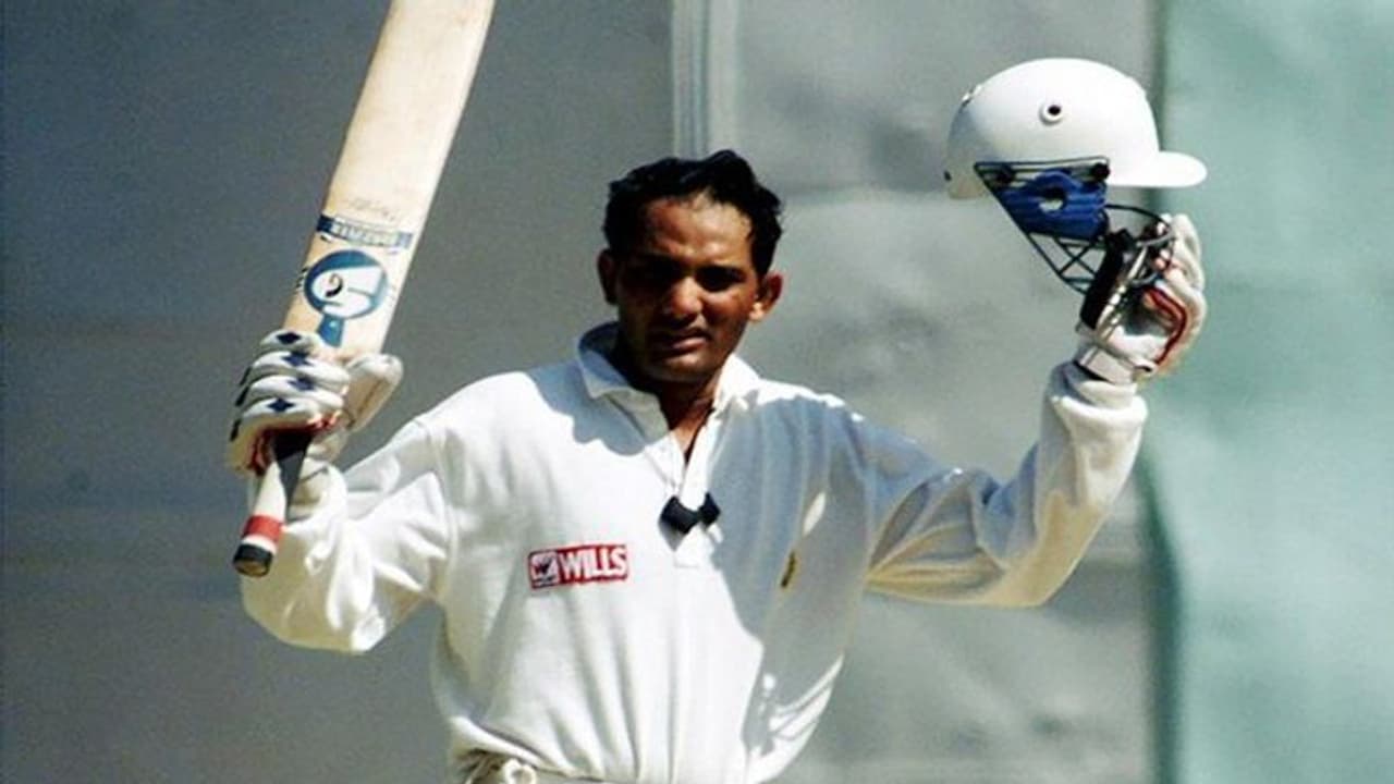 అవినీతి బయటపడుతుందనే...: హెచ్సీఏ నోటీసులపై అజారుద్దీన్ అవినీతి బయటపడుతుందనే...: హెచ్సీఏ నోటీసులపై అజారుద్దీన్