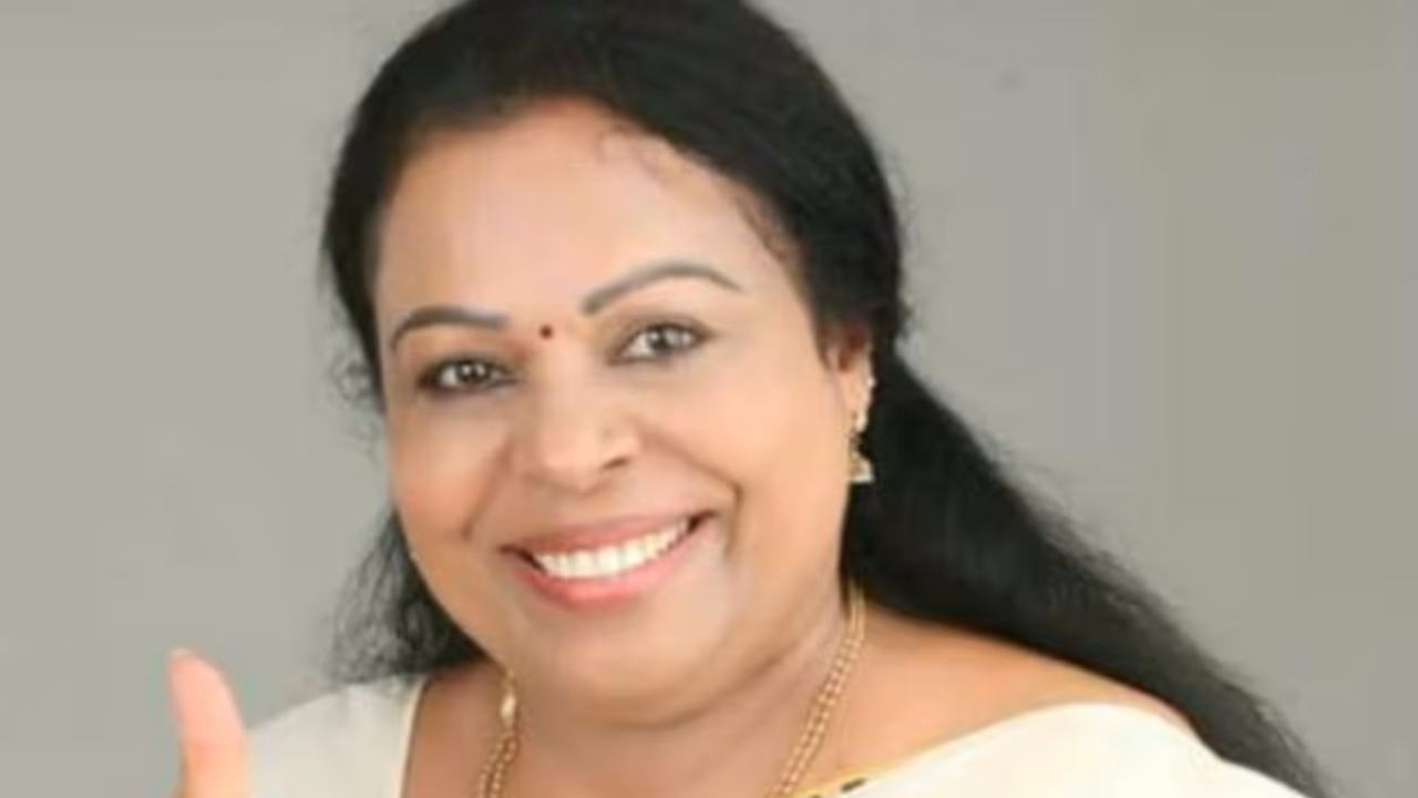 തൊഴിലാളികൾക്ക് 1000 രൂപ വീതം ലാഭവിഹിതം നൽകുമെന്ന് ഖാദി ബോർഡ് തൊഴിലാളികൾക്ക് 1000 രൂപ വീതം ലാഭവിഹിതം നൽകുമെന്ന് ഖാദി ബോർഡ്