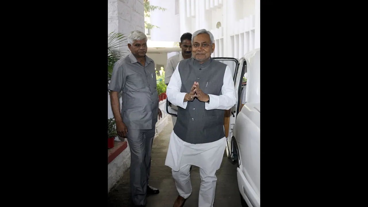 बिहार सरकार के मंत्रिमंडल का विस्तार कल, शाहनवाज हुसैन सहित 22 नेता बन सकते हैं मंत्री बिहार सरकार के मंत्रिमंडल का विस्तार कल, शाहनवाज हुसैन सहित 22 नेता बन सकते हैं मंत्री