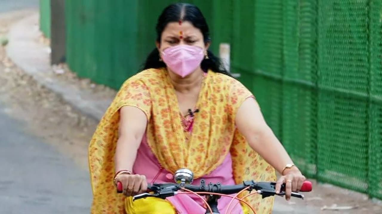 സീറ്റ് കിട്ടുമെന്ന പ്രതീക്ഷ, രാഷ്ട്രീയത്തിൽ സ്ത്രീക്ക് പുരുഷനേക്കാൾ അധ്വാനം വേണ്ടിവരുമെന്ന് ബിന്ദു കൃഷ്ണ സീറ്റ് കിട്ടുമെന്ന പ്രതീക്ഷ, രാഷ്ട്രീയത്തിൽ സ്ത്രീക്ക് പുരുഷനേക്കാൾ അധ്വാനം വേണ്ടിവരുമെന്ന് ബിന്ദു കൃഷ്ണ