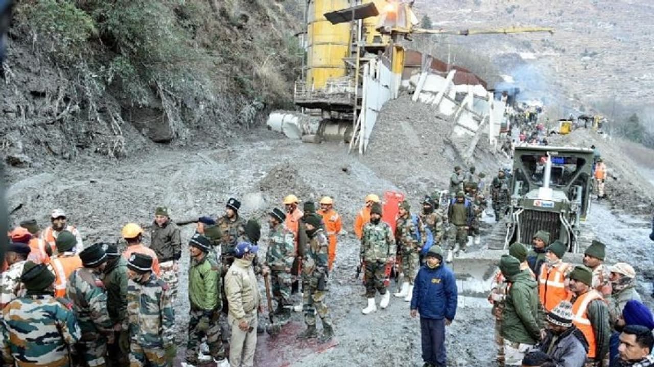 206 ಮಂದಿ ನಾಪತ್ತೆ: ಹೈಟೆಕ್ ಶೋಧಕ್ಕೂ ಸಿಗುತ್ತಿಲ್ಲ ನೀರ್ಗಲ್ಲು ಸ್ಫೋಟ ಸಂತ್ರಸ್ತರು! 206 ಮಂದಿ ನಾಪತ್ತೆ: ಹೈಟೆಕ್ ಶೋಧಕ್ಕೂ ಸಿಗುತ್ತಿಲ್ಲ ನೀರ್ಗಲ್ಲು ಸ್ಫೋಟ ಸಂತ್ರಸ್ತರು!