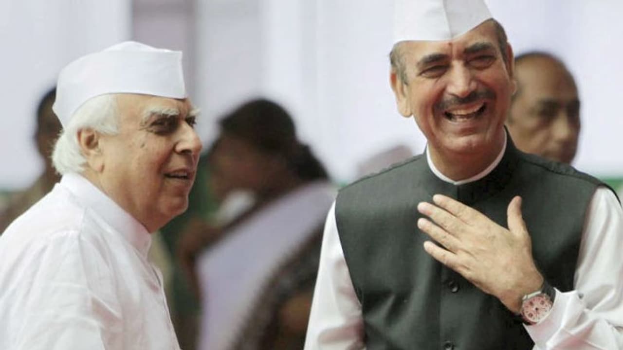 अब Jammu Kashmir कांग्रेस में इस्तीफे का दौर: आजाद खेमे के चार पूर्व मंत्रियों समेत 7 सीनियर लीडर्स का इस्तीफा अब Jammu Kashmir कांग्रेस में इस्तीफे का दौर: आजाद खेमे के चार पूर्व मंत्रियों समेत 7 सीनियर लीडर्स का इस्तीफा