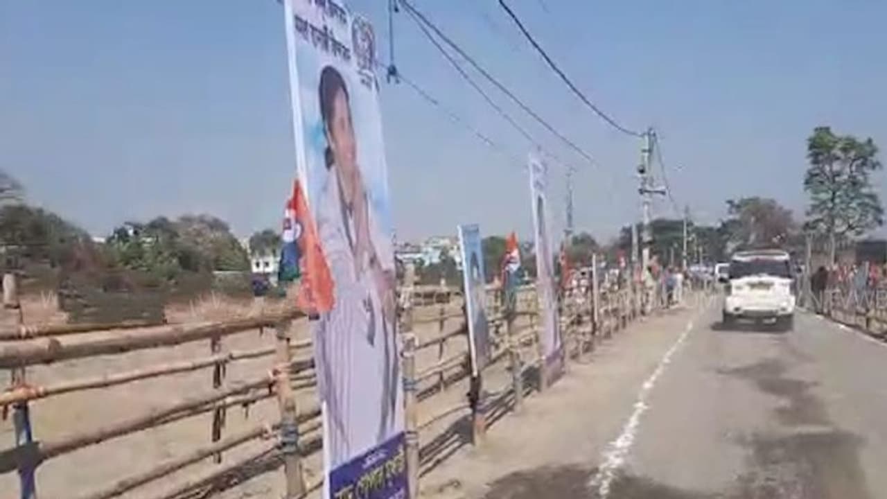 আজ অধীরের গড় বহরমপুরে মমতার সভা, দলীয় কোন্দলে জেরবার নেতা কর্মীদের কী বার্তা মমতার আজ অধীরের গড় বহরমপুরে মমতার সভা, দলীয় কোন্দলে জেরবার নেতা কর্মীদের কী বার্তা মমতার