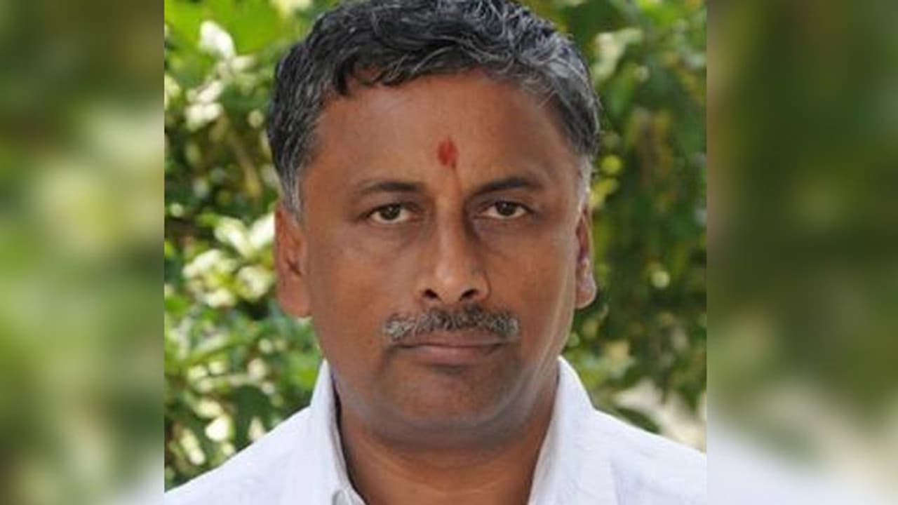 సంక్రాంతి తర్వాత కేసీఆర్ కనుసన్నల్లో కొత్త ప్రాంతీయ పార్టీ.. బీజేపీ నేత ఎన్వీఎస్‌ఎస్ ప్రభాకర్ కీలక వ్యాఖ్యలు..