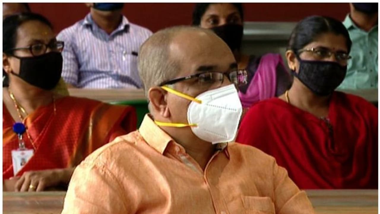 ഭാഗ്യപരീക്ഷണം വേണ്ടെന്ന് നേതാക്കള്; കോഴിക്കോട് നോര്ത്തില് പ്രദീപ്കുമാറിന് സാധ്യത ഭാഗ്യപരീക്ഷണം വേണ്ടെന്ന് നേതാക്കള്; കോഴിക്കോട് നോര്ത്തില് പ്രദീപ്കുമാറിന് സാധ്യത