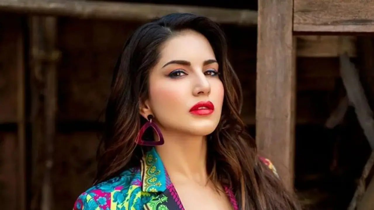 സണ്ണി ലിയോണിനെതിരായ വഞ്ചനാ കേസിൽ വഴിത്തിരിവ്, പണം കൈമാറിയതിന് കരാർ രേഖയില്ലെന്ന് പരാതിക്കാരൻ സണ്ണി ലിയോണിനെതിരായ വഞ്ചനാ കേസിൽ വഴിത്തിരിവ്, പണം കൈമാറിയതിന് കരാർ രേഖയില്ലെന്ന് പരാതിക്കാരൻ