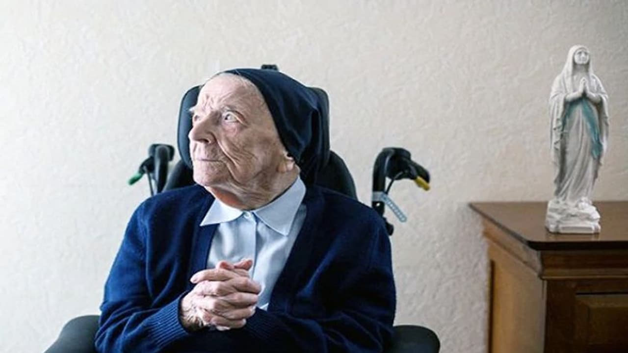 ওয়াইনে আটকে জীবন, দুটো মহামারি দেখে গিনেজ ওয়ার্ল্ড রেকর্ডে নাম তুলে জানালেন ফরাসি নান আন্দ্রে ওয়াইনে আটকে জীবন, দুটো মহামারি দেখে গিনেজ ওয়ার্ল্ড রেকর্ডে নাম তুলে জানালেন ফরাসি নান আন্দ্রে