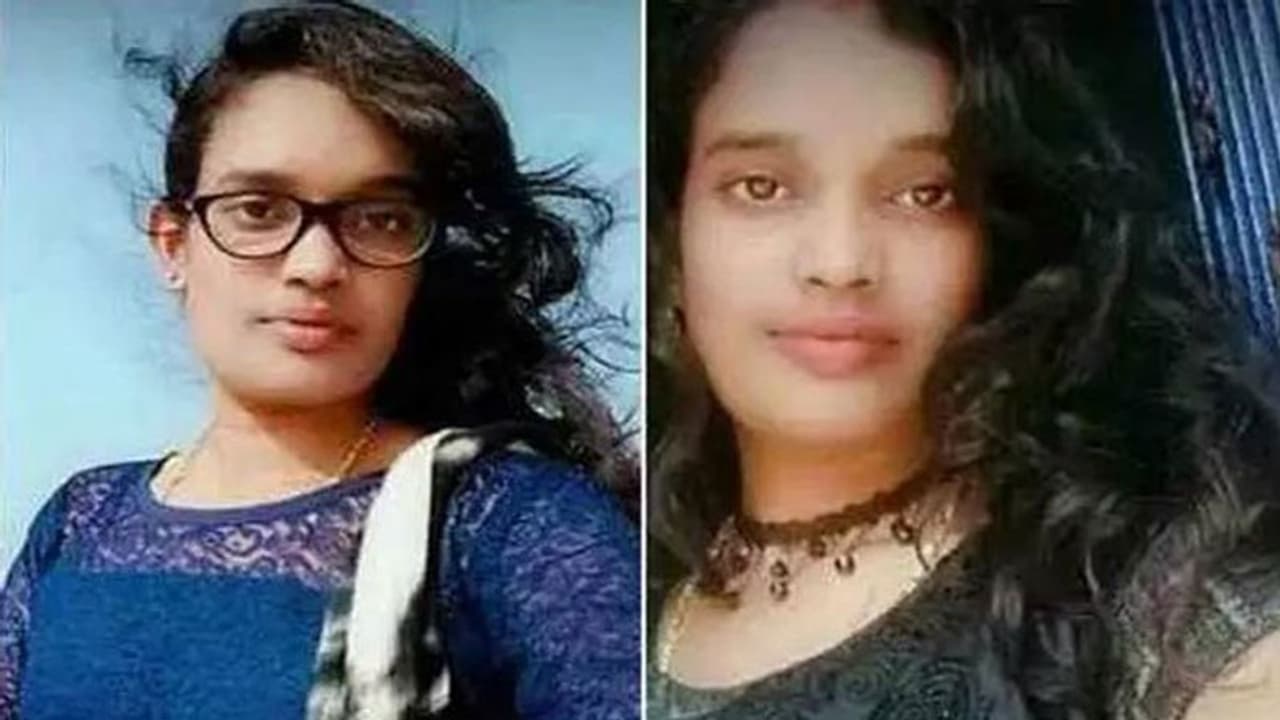 కరోనా వ్యాక్సిన్ వికటించి వాలంటీర్ మృతి.. ఆర్థిక సహాయం చేసిన జగన్ కరోనా వ్యాక్సిన్ వికటించి వాలంటీర్ మృతి.. ఆర్థిక సహాయం చేసిన జగన్