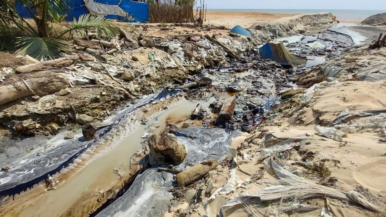 ടൈറ്റാനിയം ഫർണസ് ഓയിൽ ചോർച്ച: വിശദമായ അന്വേഷണത്തിന് മൂന്നംഗ സമിതി ടൈറ്റാനിയം ഫർണസ് ഓയിൽ ചോർച്ച: വിശദമായ അന്വേഷണത്തിന് മൂന്നംഗ സമിതി