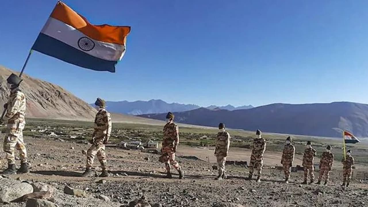 चीन का दावा पैंगोंग झील के दक्षिणी और उत्तरी इलाके से पीछे हट रहीं भारत और चीन की सेना