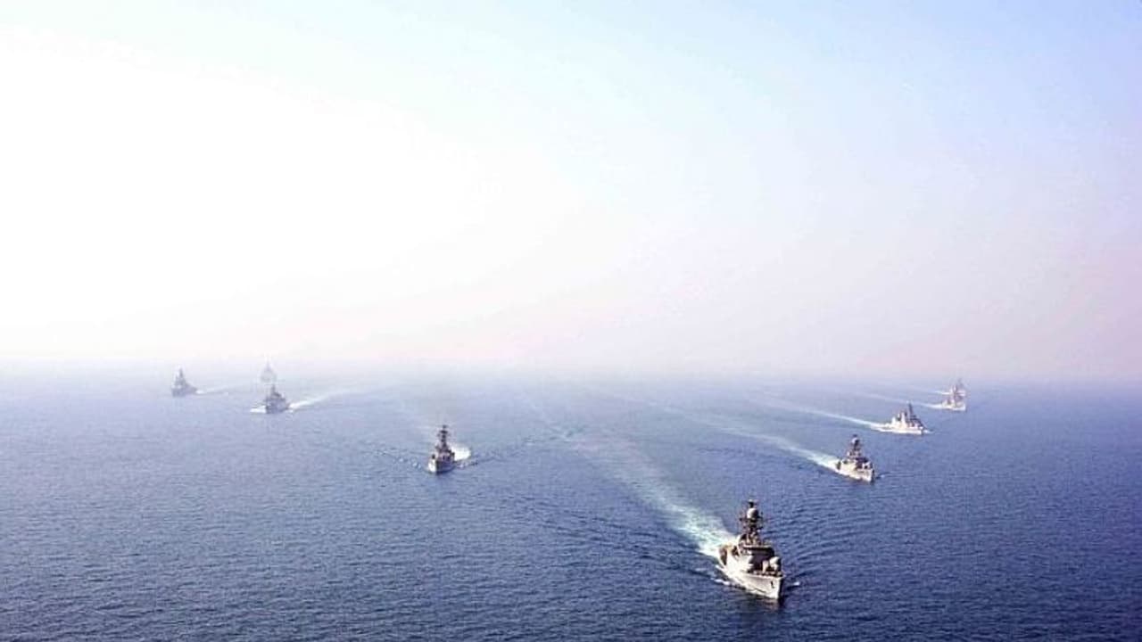 കടൽ വൃത്തിയാക്കാൻ 'റോബോട്ട് മത്സ്യം'; മൈക്രോപ്ലാസ്റ്റിക്ക് തിന്നും