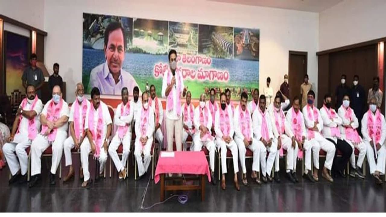 పార్టీ నిర్ణయానికి కట్టుబడి ఓటేయాలి: టీఆర్ఎస్ కార్పోరేటర్ల సమావేశంలో కేటీఆర్