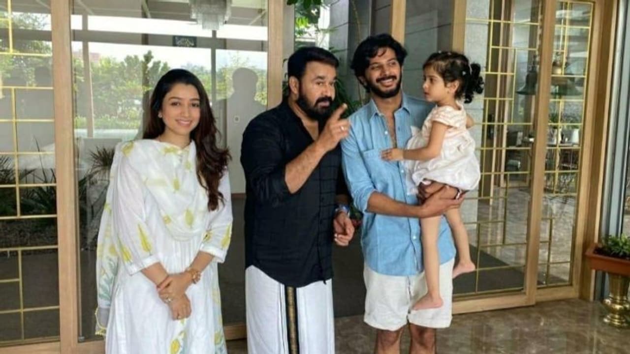 മറിയത്തോട് കുശലം പറഞ്ഞ് മോഹന്ലാല്; മമ്മൂട്ടിയുടെ വീട്ടില് മറിയത്തോട് കുശലം പറഞ്ഞ് മോഹന്ലാല്; മമ്മൂട്ടിയുടെ വീട്ടില്