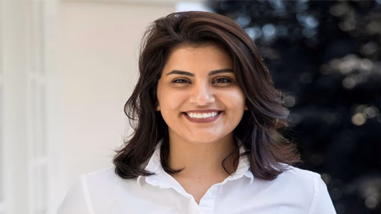 कार चलाने के कारण 1 हजार 1 दिन तक जेल में बंद रही महिला, सऊदी अरब ने घोषित कर दिया था देशद्रोही कार चलाने के कारण 1 हजार 1 दिन तक जेल में बंद रही महिला, सऊदी अरब ने घोषित कर दिया था देशद्रोही