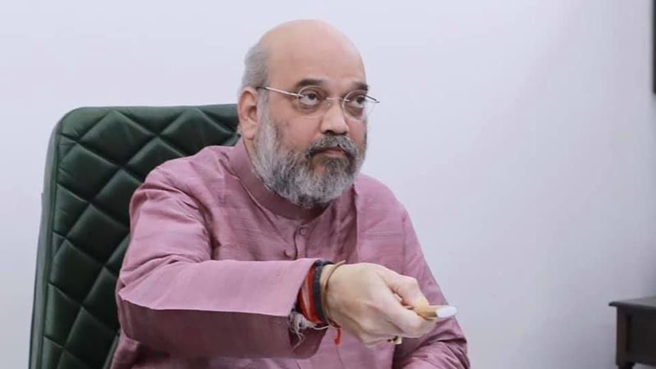 భైంసా ఘటనపై అమిత్ షా సీరియస్: డీజీపీతో మాట్లాడిన కిషన్ రెడ్డి