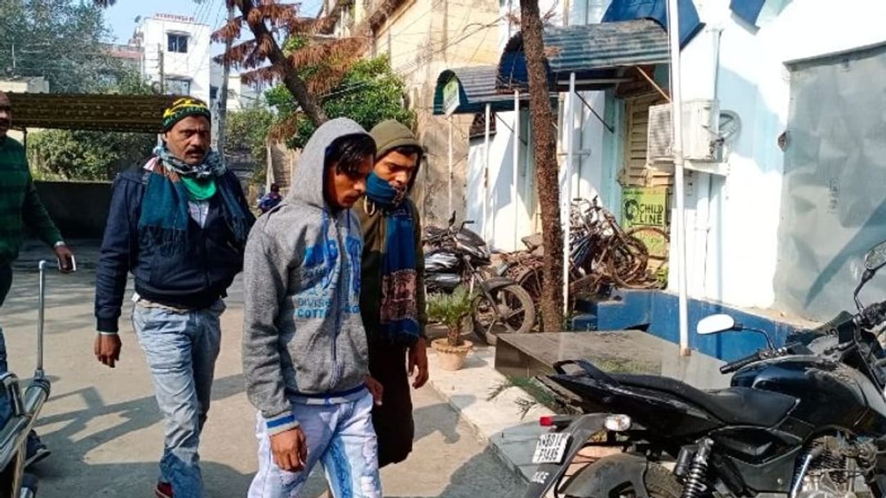 পাওনা টাকা ফেরত নিয়ে গিয়ে অপহৃত ব্যবসায়ী, বলিউড থ্রিলারকেও হার মানাবে রুদ্ধশ্বাস উদ্ধার কাণ্ড পাওনা টাকা ফেরত নিয়ে গিয়ে অপহৃত ব্যবসায়ী, বলিউড থ্রিলারকেও হার মানাবে রুদ্ধশ্বাস উদ্ধার কাণ্ড