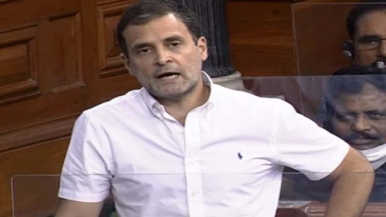 পরিবার পরিকল্পনার স্লোগান টেনে কেন্দ্রের নীতির সমালোচনা রাহুলের, পাল্টা নিশানা করেন অনুরাগ পরিবার পরিকল্পনার স্লোগান টেনে কেন্দ্রের নীতির সমালোচনা রাহুলের, পাল্টা নিশানা করেন অনুরাগ