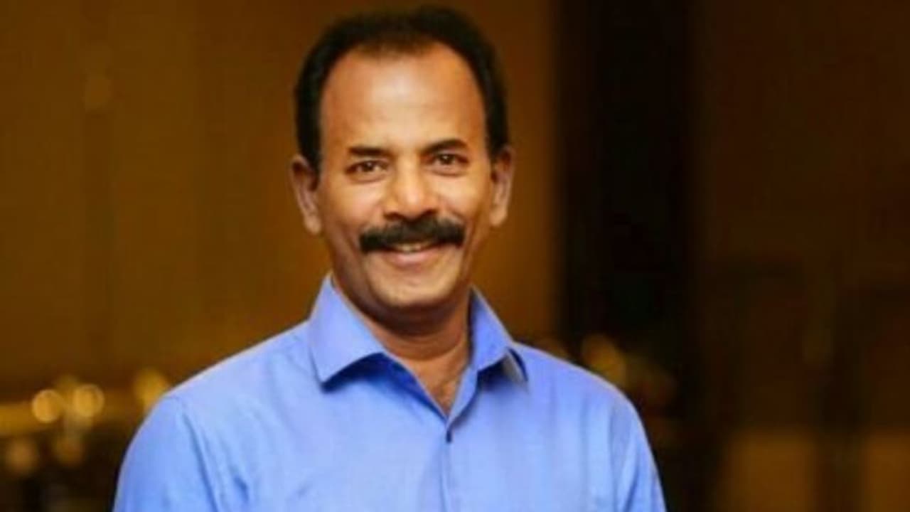 Major Ravi : വൃക്ക മാറ്റിവെക്കൽ ശസ്ത്രക്രിയ പൂർത്തിയായി; ആരോഗ്യ നിലയെ കുറിച്ച് മേജർ രവി Major Ravi : വൃക്ക മാറ്റിവെക്കൽ ശസ്ത്രക്രിയ പൂർത്തിയായി; ആരോഗ്യ നിലയെ കുറിച്ച് മേജർ രവി
