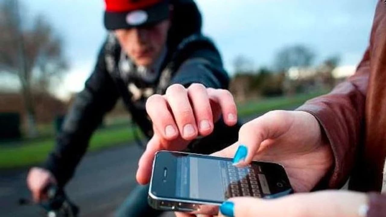 ಪ್ರೀತಿ ತಿರಸ್ಕರಿಸಿದ ಯುವಕ: ವಿಡಿಯೋ ಬಹಿರಂಗ ಮಾಡೋದಾಗಿ ಯುವತಿಯಿಂದ ಬ್ಲಾಕ್ಮೇಲ್..! ಪ್ರೀತಿ ತಿರಸ್ಕರಿಸಿದ ಯುವಕ: ವಿಡಿಯೋ ಬಹಿರಂಗ ಮಾಡೋದಾಗಿ ಯುವತಿಯಿಂದ ಬ್ಲಾಕ್ಮೇಲ್..!