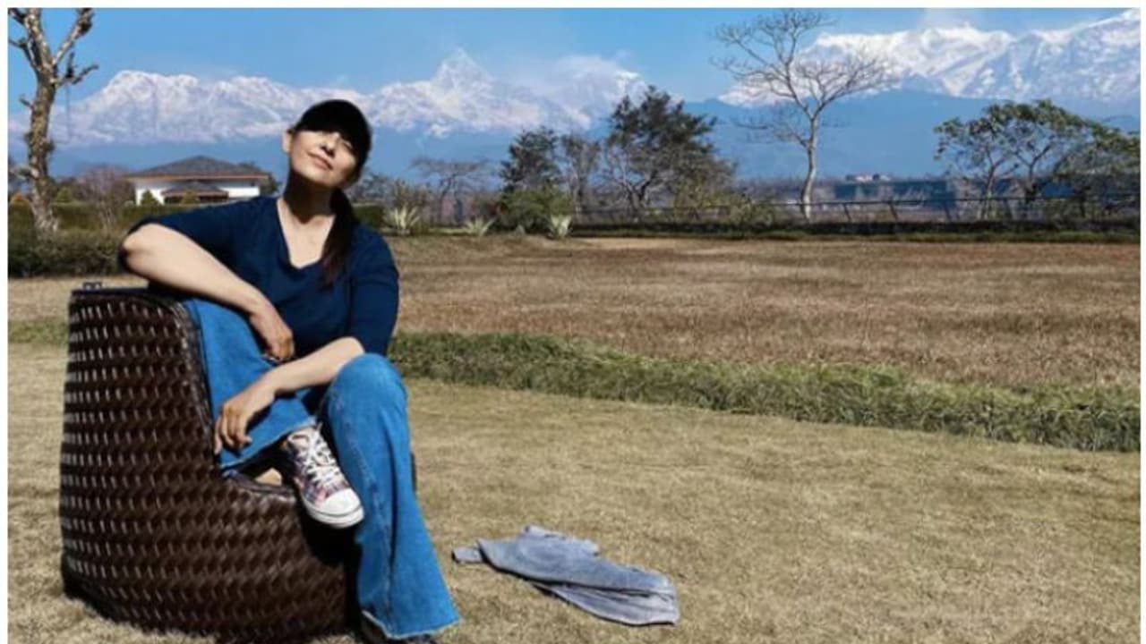 'സ്വന്തം ആത്മാവിനെ തിരയുന്നു', 'നാടോടി ജീവിതം' ജീവിച്ച് മനീഷ കൊയ്രാള! 'സ്വന്തം ആത്മാവിനെ തിരയുന്നു', 'നാടോടി ജീവിതം' ജീവിച്ച് മനീഷ കൊയ്രാള!