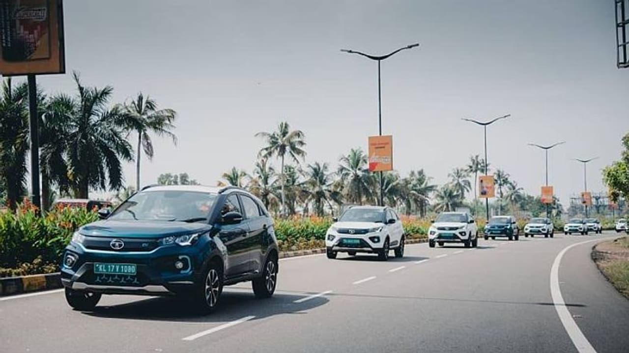 ഇലക്ട്രിക്ക് വാഹനങ്ങള്ക്ക് ഇനി പുതിയ ബ്രാൻഡ്, കിടിലൻ പ്ലാനുമായി ടാറ്റാ മോട്ടോഴ്സ് ഇലക്ട്രിക്ക് വാഹനങ്ങള്ക്ക് ഇനി പുതിയ ബ്രാൻഡ്, കിടിലൻ പ്ലാനുമായി ടാറ്റാ മോട്ടോഴ്സ്