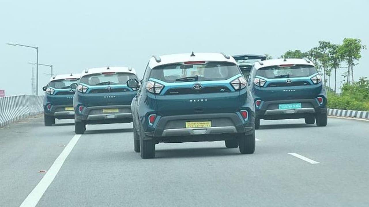 EV Sales : ഈ വണ്ടികള്‍ വാങ്ങാന്‍ കൂട്ടയടി, വാശിയോടെ കമ്പനികള്‍, എത്തുന്നത് 23 പുതിയ മോഡലുകള്‍!