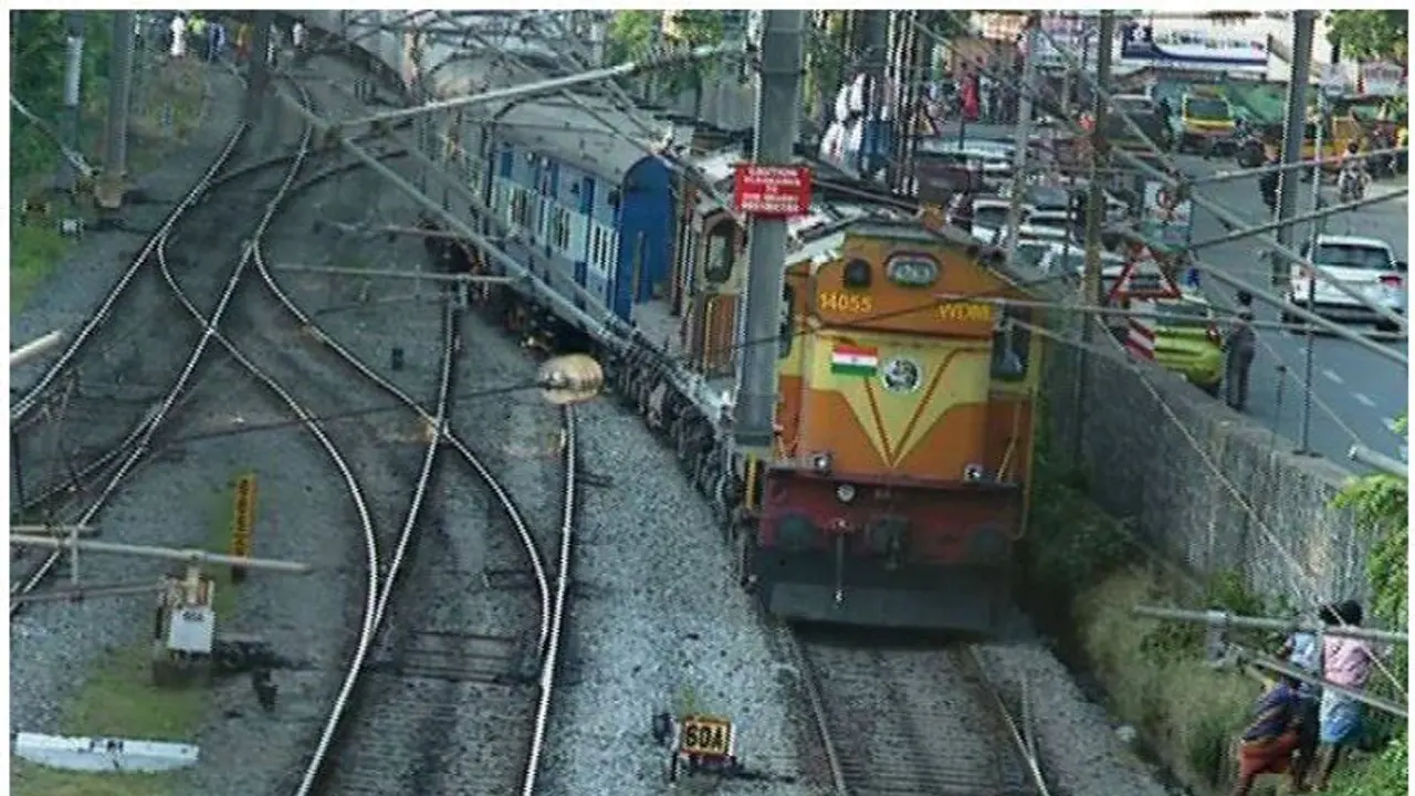 ജനറൽ ടിക്കറ്റ് പുനരാരംഭിച്ചില്ല; ട്രെയിന്‍ യാത്ര സാമ്പത്തിക ബുദ്ധിമുട്ടാകുന്നുവെന്ന് യാത്രക്കാർ