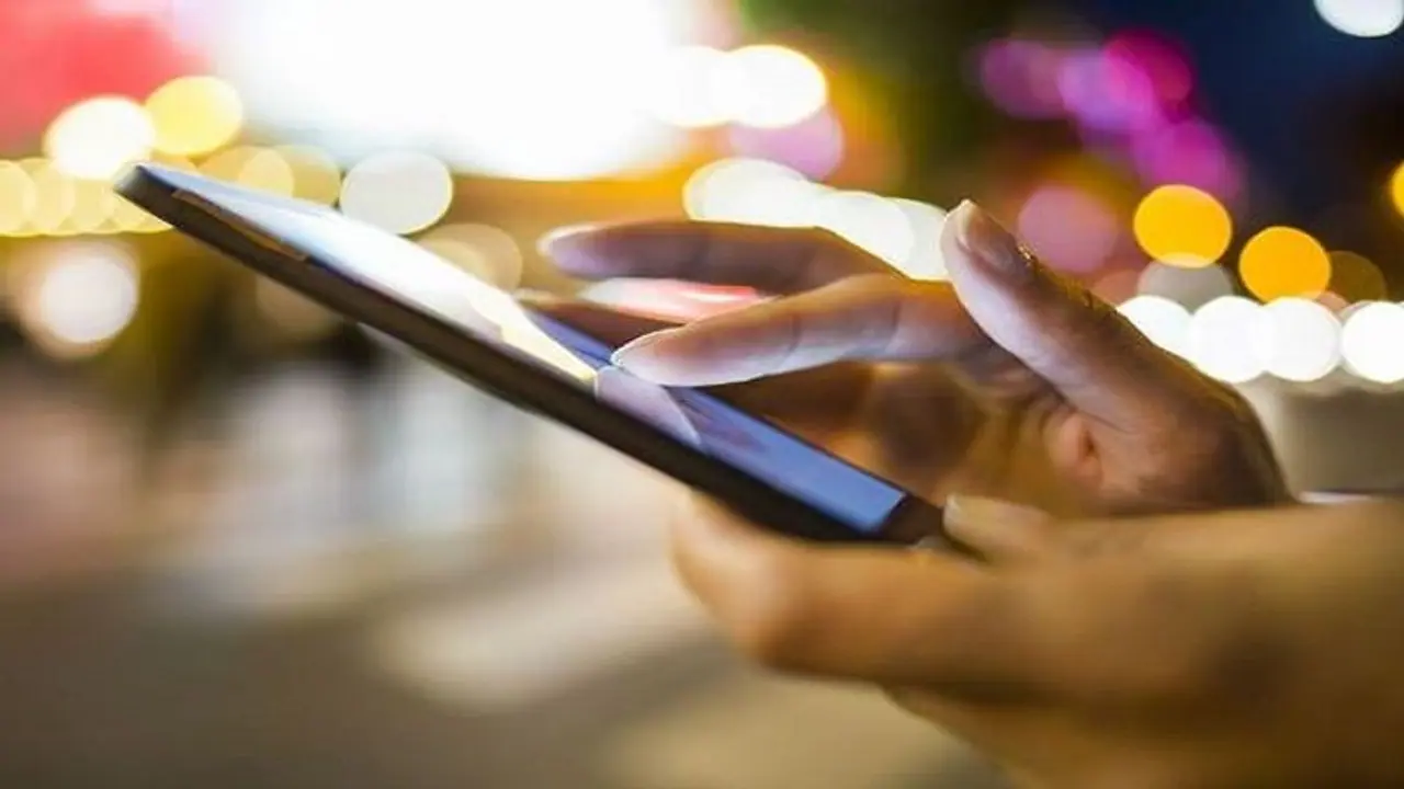 क्या आप भी मोबाइल ऐप से भरते हैं बिजली का बिल, झारखंड में डिप्टी सेक्रेटरी के साथ हुआ अजीब खेल