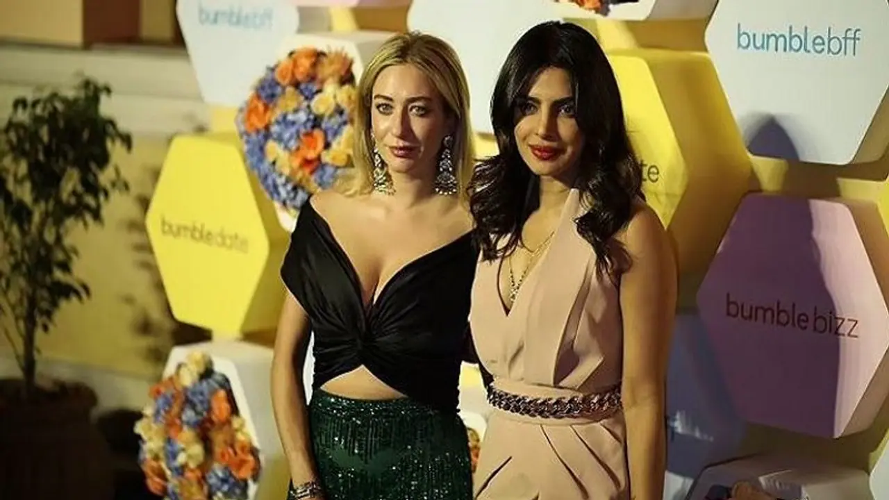 ये हैं दुनिया की सबसे युवा महिला अरबपति; इनकी कंपनी की ब्रांड एम्बेसडर हैं प्रियंका चोपड़ा ये हैं दुनिया की सबसे युवा महिला अरबपति; इनकी कंपनी की ब्रांड एम्बेसडर हैं प्रियंका चोपड़ा