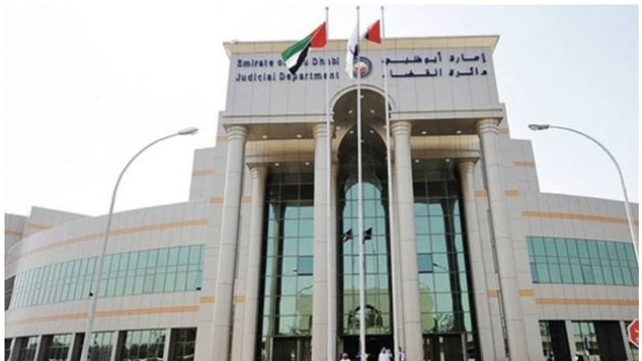 കൊവിഡ് പോസിറ്റീവ് ഫലവുമായി നടുറോഡില് വീഡിയോ; 'വൈറലാ'യതോടെ യുവാക്കള് ജയിലില് കൊവിഡ് പോസിറ്റീവ് ഫലവുമായി നടുറോഡില് വീഡിയോ; 'വൈറലാ'യതോടെ യുവാക്കള് ജയിലില്