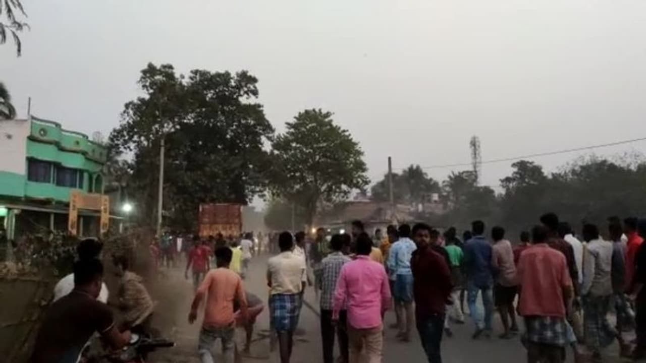 মর্মান্তিক দুর্ঘটনা মুর্শিদাবাদে, জলসা দেখে বাড়ি ফেরার পথে প্রাণ হারাল দুই ভাই