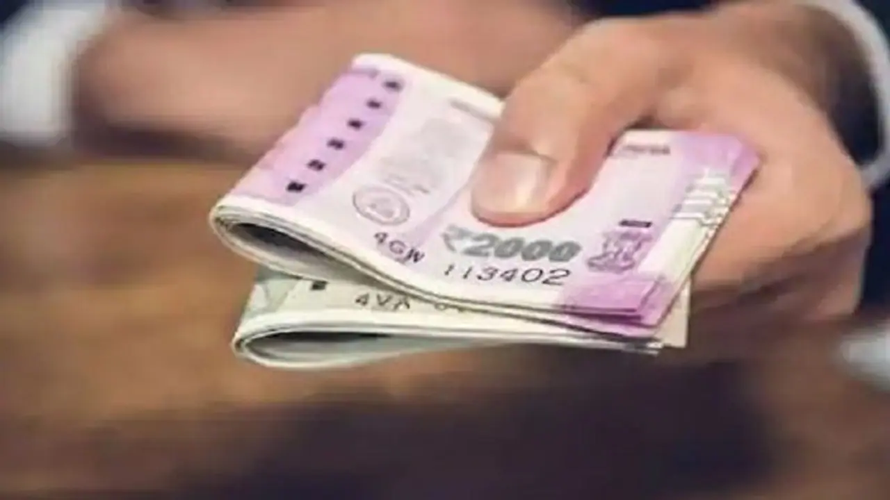 ఇకపై 50యేళ్లు నిండితేనే ఒంటరి మహిళలకు పెన్షన్.. మారిన రూల్స్..