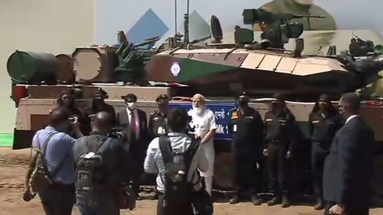 சென்னையில் தயாரிக்கப்பட்ட அர்ஜுன் மார்க் ராணுவ டாங்க்... நாட்டுக்கு அர்ப்பணித்தார் பிரதமர் மோடி..! சென்னையில் தயாரிக்கப்பட்ட அர்ஜுன் மார்க் ராணுவ டாங்க்... நாட்டுக்கு அர்ப்பணித்தார் பிரதமர் மோடி..!