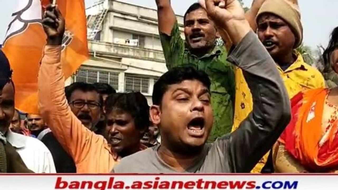 বাবু মাস্টারের পর এবার এক সংসদের উপর হামলা, জাতীয় সড়ক অবরোধ করল BJP কর্মীরা বাবু মাস্টারের পর এবার এক সংসদের উপর হামলা, জাতীয় সড়ক অবরোধ করল BJP কর্মীরা